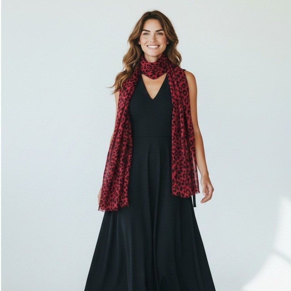 Kashmere Scarf Leopard Print Shawl Womens OS Red Black 100% Cashmere NWT Luxury